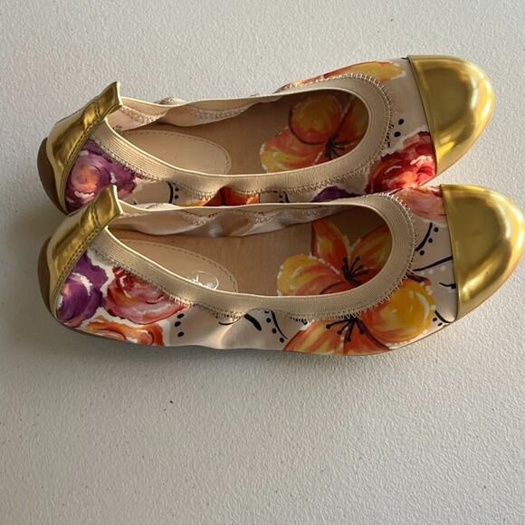 Naturalizer Flats Bromstad Shoes Womens Size 8.5 M Ursela Floral Gold Cap Toe - Picture 4 of 9